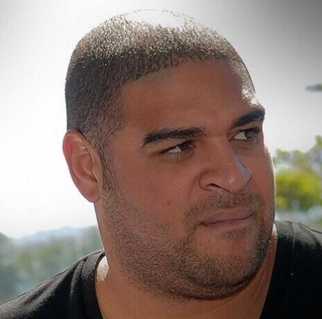 41岁小罗亮相领奖胡子白花发福看似花甲老人只比c罗大5岁