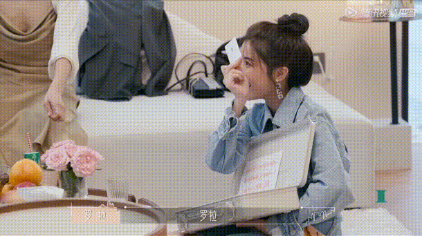 哈哈哈哈没想到拜冰里的漂亮厨师小姐姐罗拉竟然还是个搞笑女