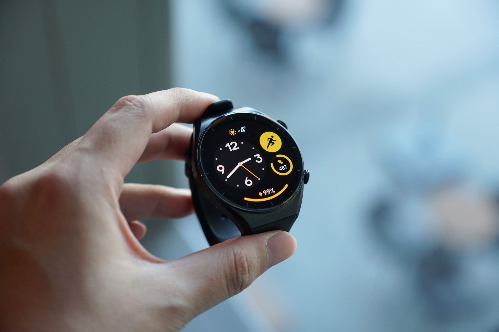 给各位看一下小米watchs1