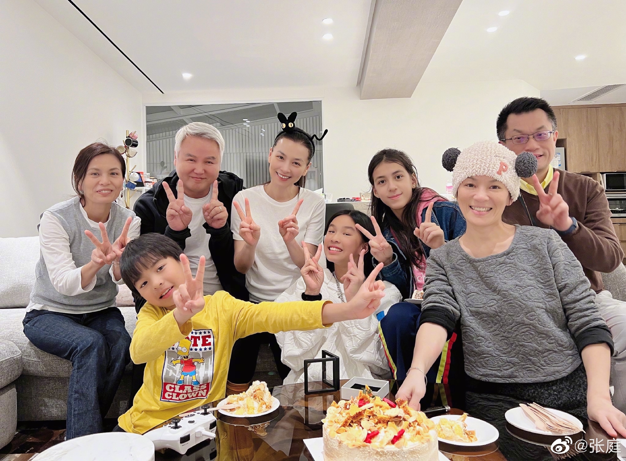 曾哲贞为女儿庆30岁生日近照优雅且文静爸爸林瑞阳未有表示