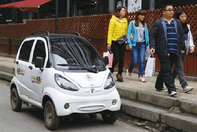 老年人的老年代步车，不应该直接禁止，有3个解决方案，你同意吗休闲区蓝鸢梦想 - Www.slyday.coM