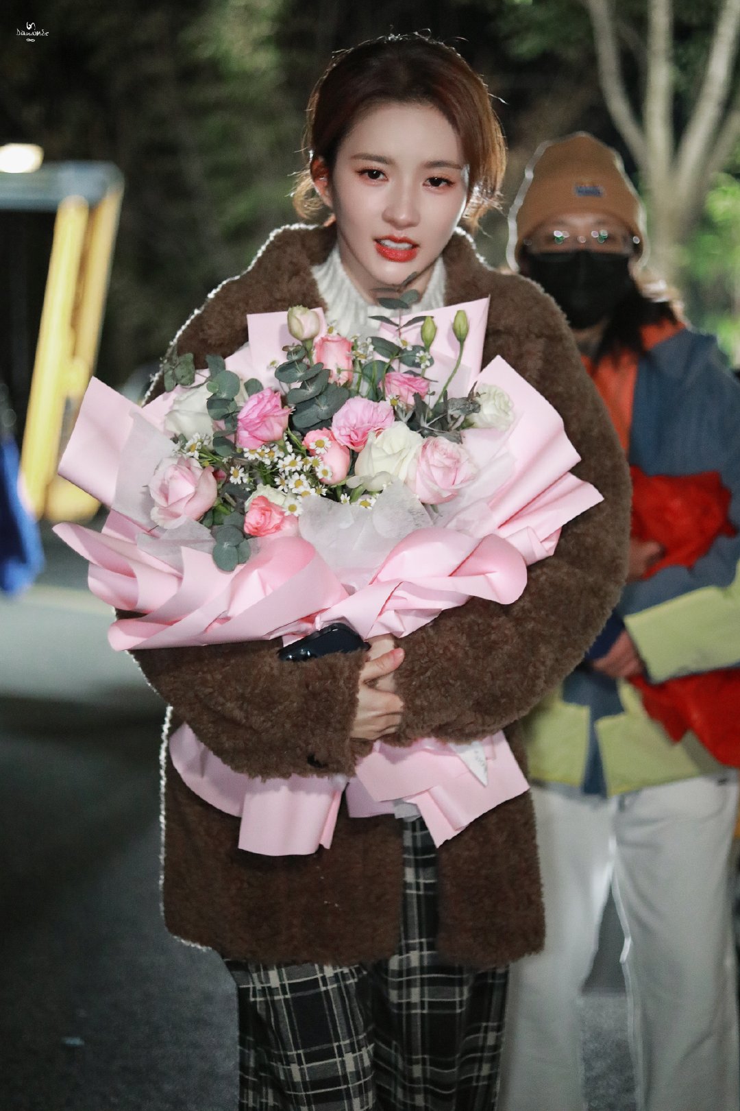 昨晚杀青了,杀青快乐啊,改编自子非鱼同名小说,饰演的许智恩