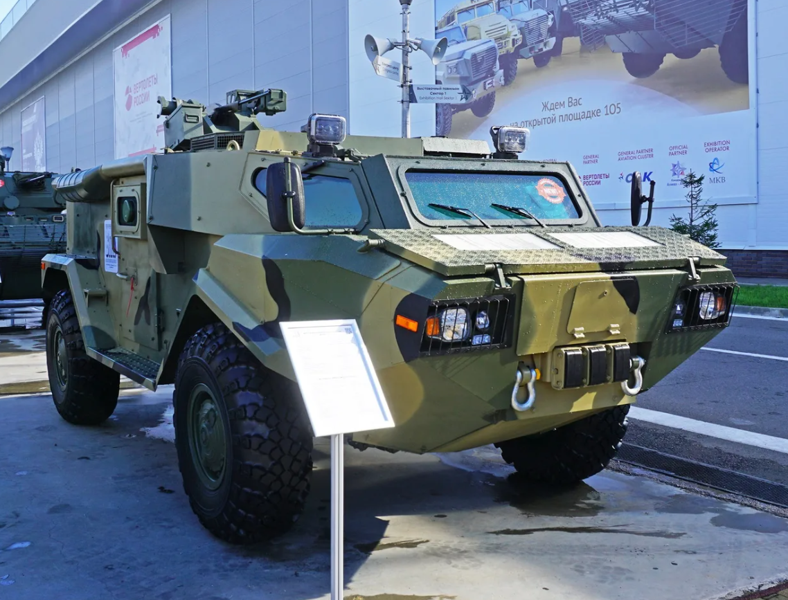 tm170装甲运兵车出自于亨舍尔公司之手担负日常保卫等职能