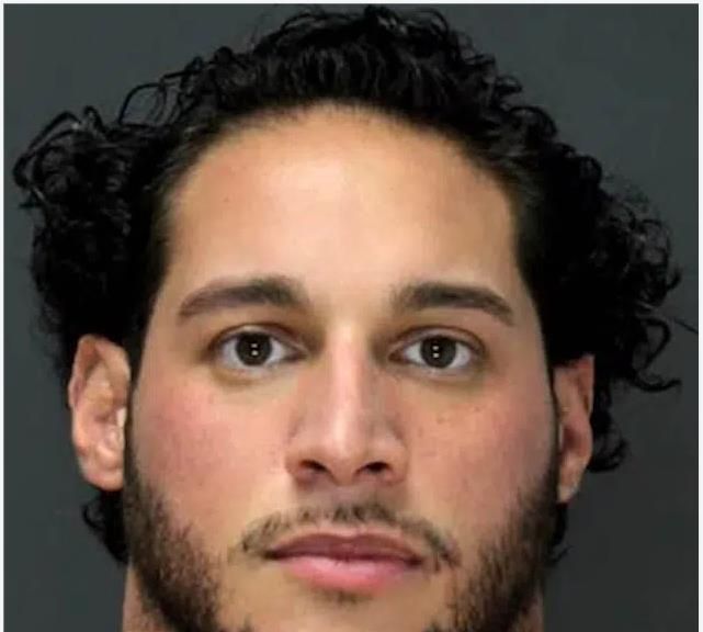 29岁的纽约健美运动员，因枪杀地产大亨父母，驾车逃跑而被捕休闲区蓝鸢梦想 - Www.slyday.coM