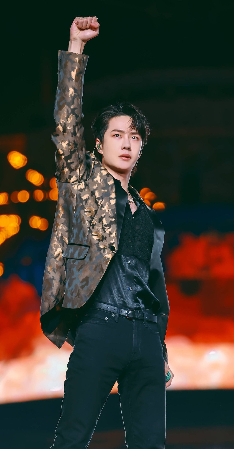 王一博入选2021全球最帅百大面孔