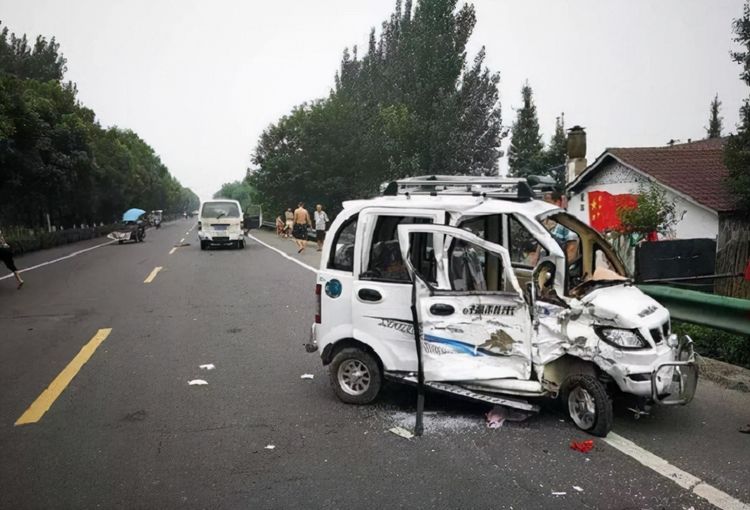 老年人的老年代步车，不应该直接禁止，有3个解决方案，你同意吗休闲区蓝鸢梦想 - Www.slyday.coM