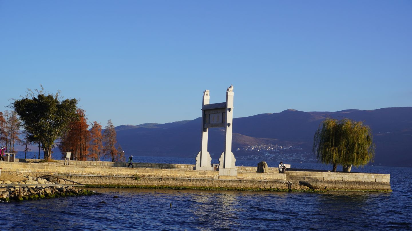 大理龙龛码头,一处小众的欣赏日出之地|大理|洱海|日出_新浪新闻