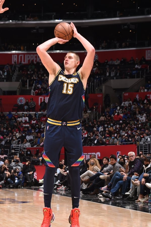 连续两场25205约基奇创新纪录