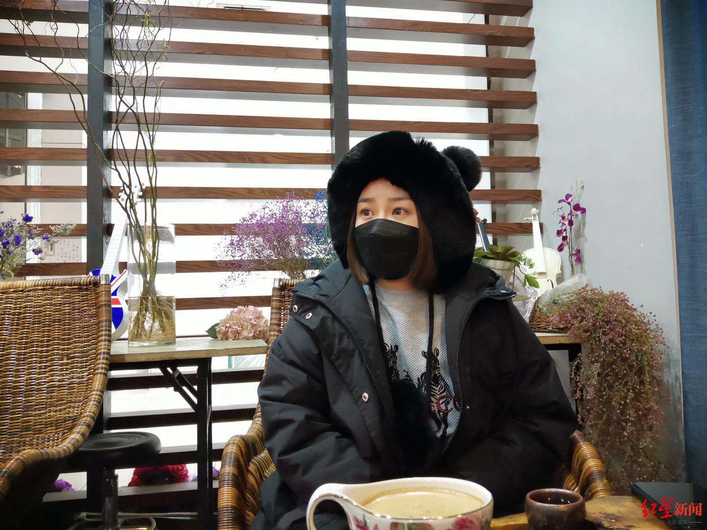 陈美霖应多家媒体之约,在一家咖啡馆接受采访,讲述了她与前夫张波从