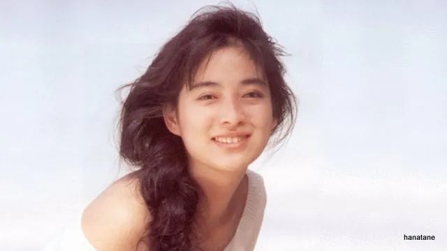 然而,川越美和始终没有转变想法,在醉酒和借钱的泥沼中越陷越深,最终