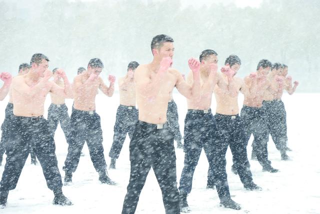 终于不用在朋友圈看雪了！盘点湖南人在下雪天的这些极限操作休闲区蓝鸢梦想 - Www.slyday.coM