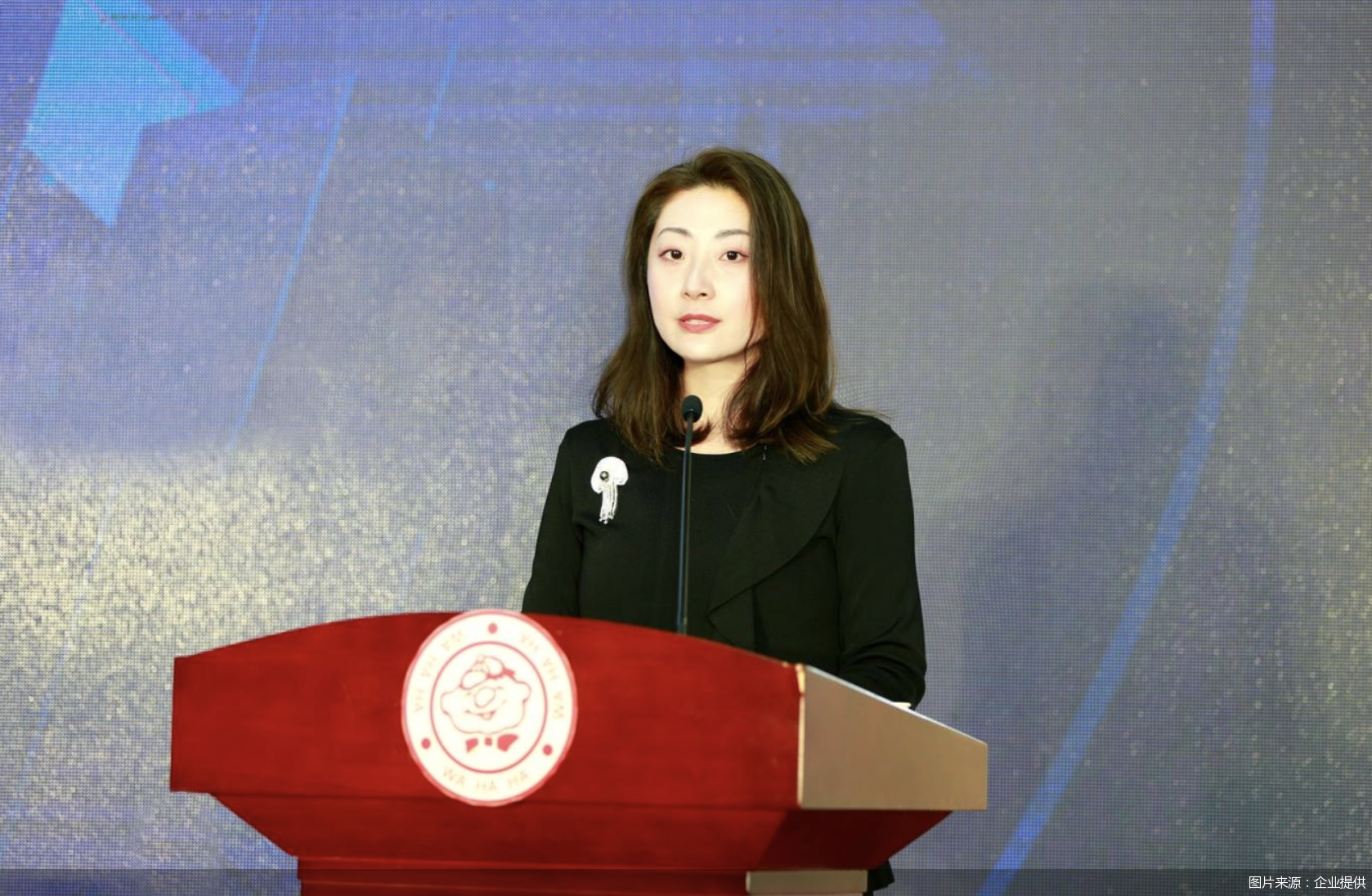 宗馥莉上任首动刀娃哈哈推四大举措能否打好年轻化翻身仗