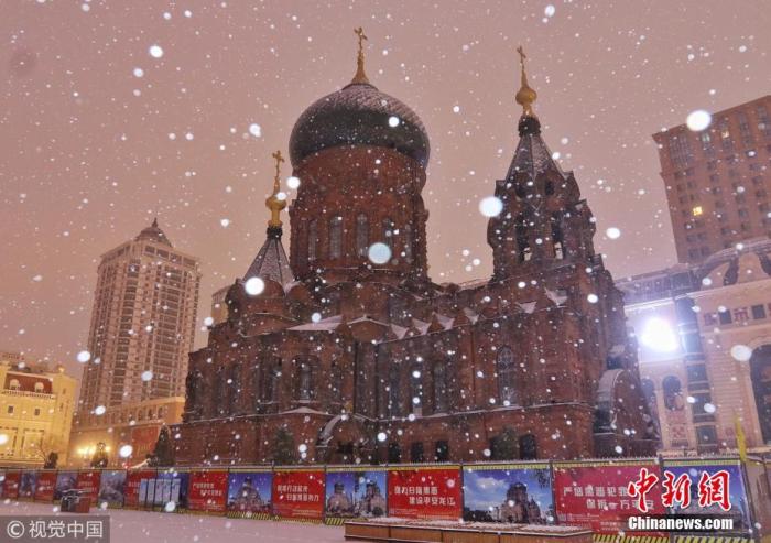 雪中的哈尔滨索菲亚教堂。图片来源：视觉中国