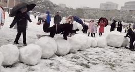 终于不用在朋友圈看雪了！盘点湖南人在下雪天的这些极限操作休闲区蓝鸢梦想 - Www.slyday.coM