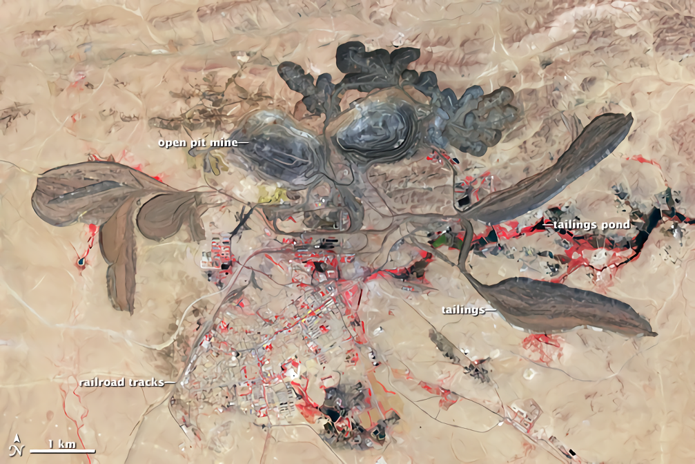 内蒙古稀土无序开采最严重的白云鄂博地区2006年的卫星照片