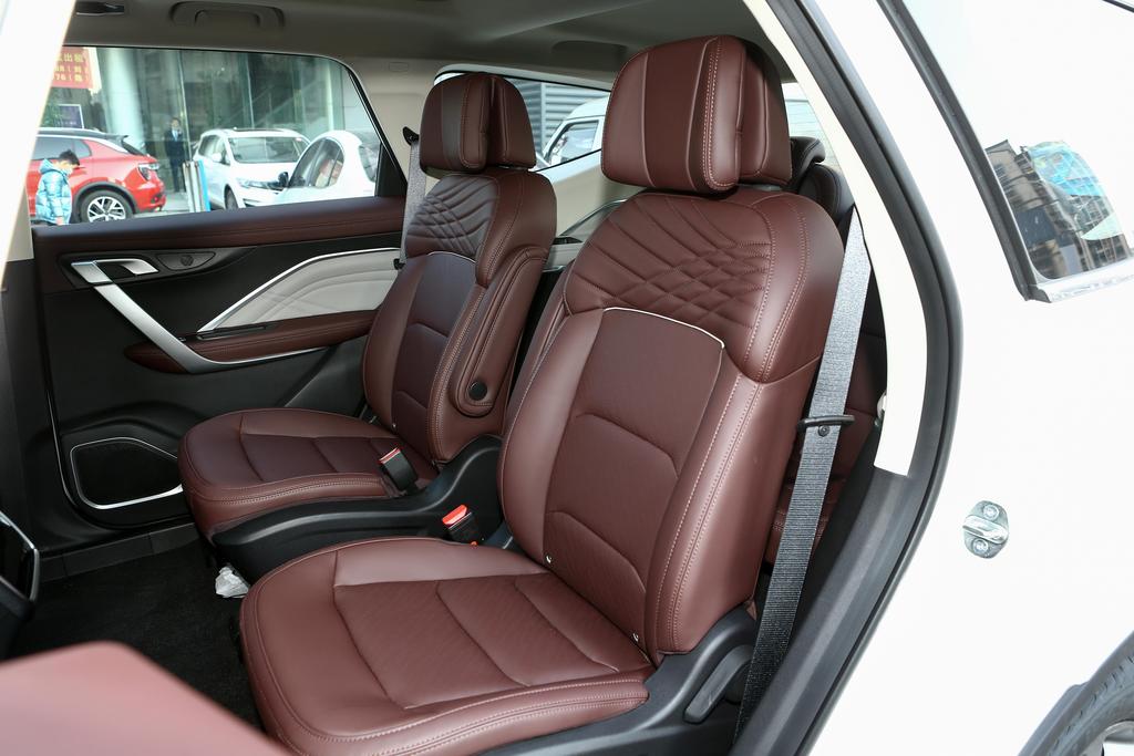 同样是六座车，吉利好还是五菱好？对比凯捷/嘉际，结局让人意外