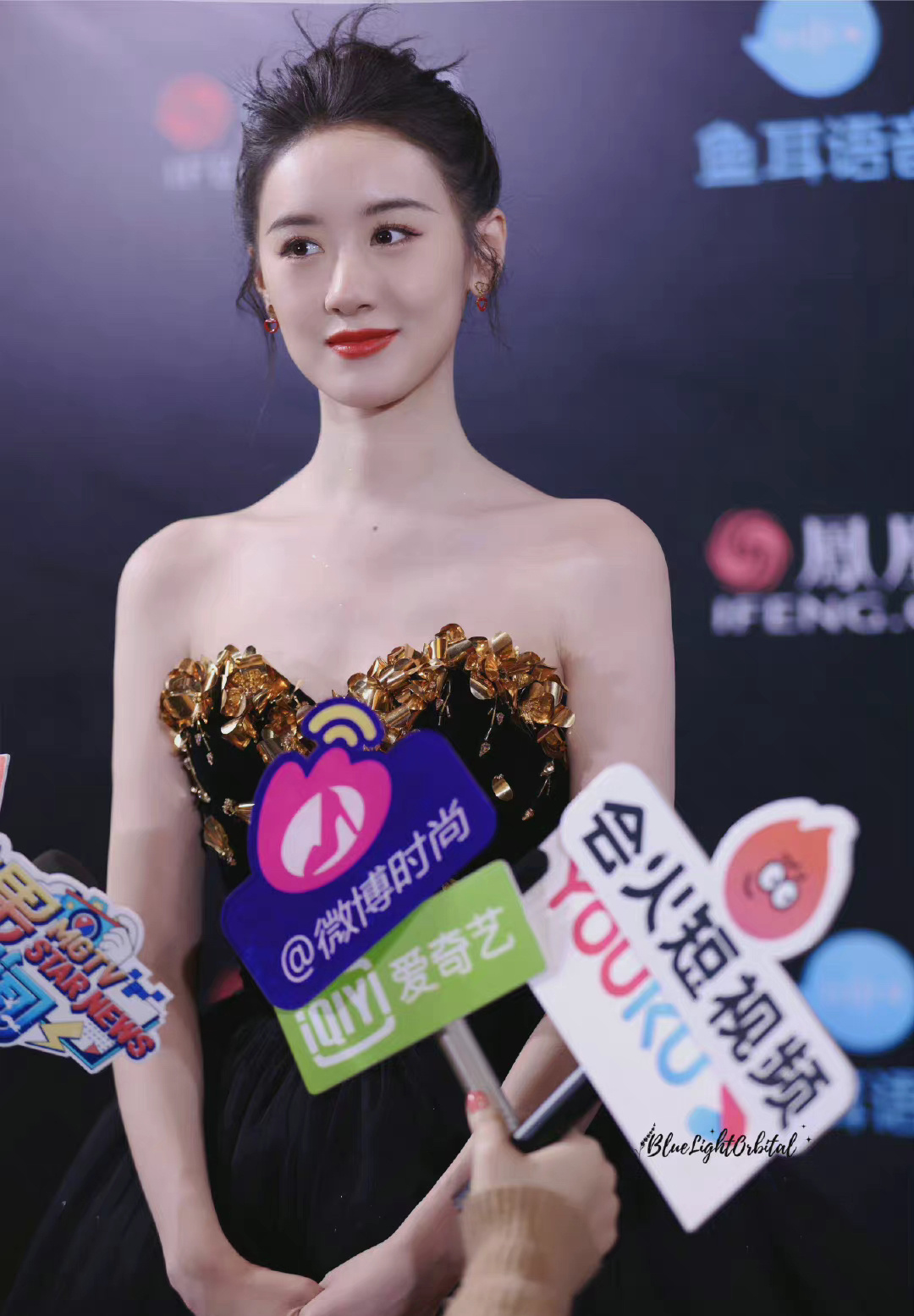 昨日红毯的袁冰妍美女这肩颈线