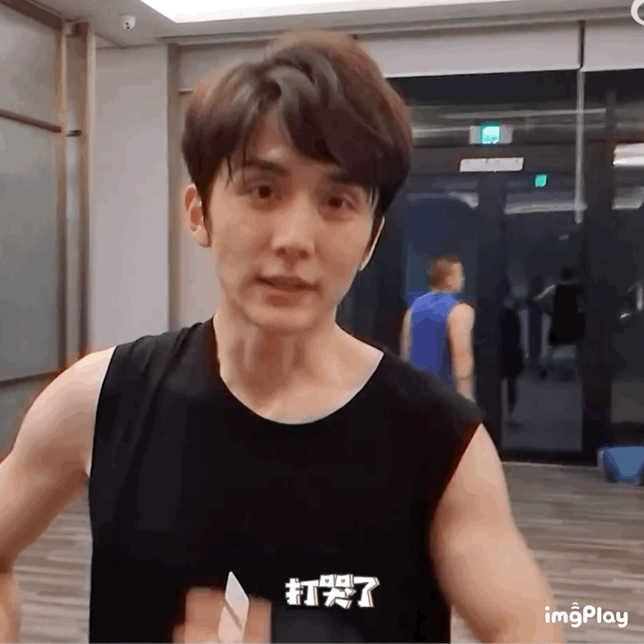 肌肉线条羡慕了!|张新成_新浪新闻