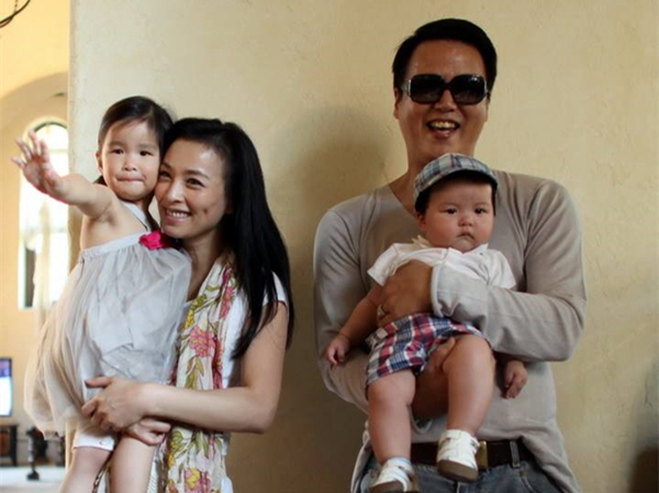 张庭夫妇公司涉嫌传销被查处，她的复杂上位史，那才叫“劲爆”呐休闲区蓝鸢梦想 - Www.slyday.coM