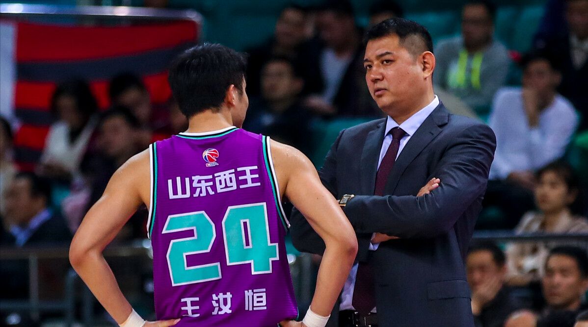 宫鲁鸣回应成绩差因巩晓彬留烂摊子山东男篮做重大决定
