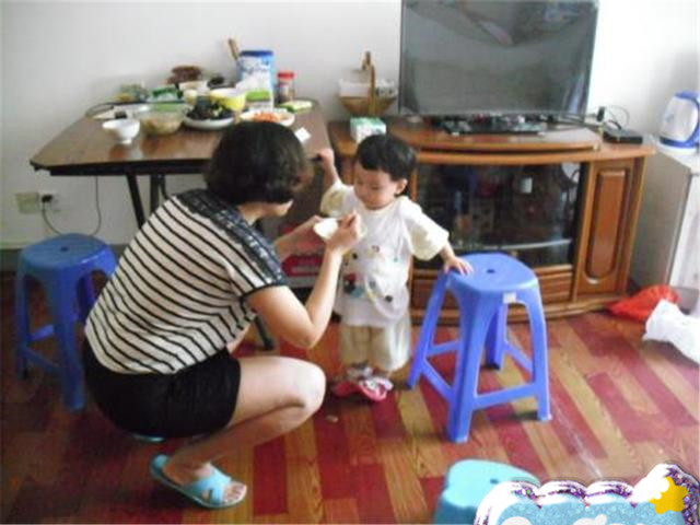 复旦大学教授：我的儿子9岁了还在被婆婆喂饭，我却无可奈何休闲区蓝鸢梦想 - Www.slyday.coM