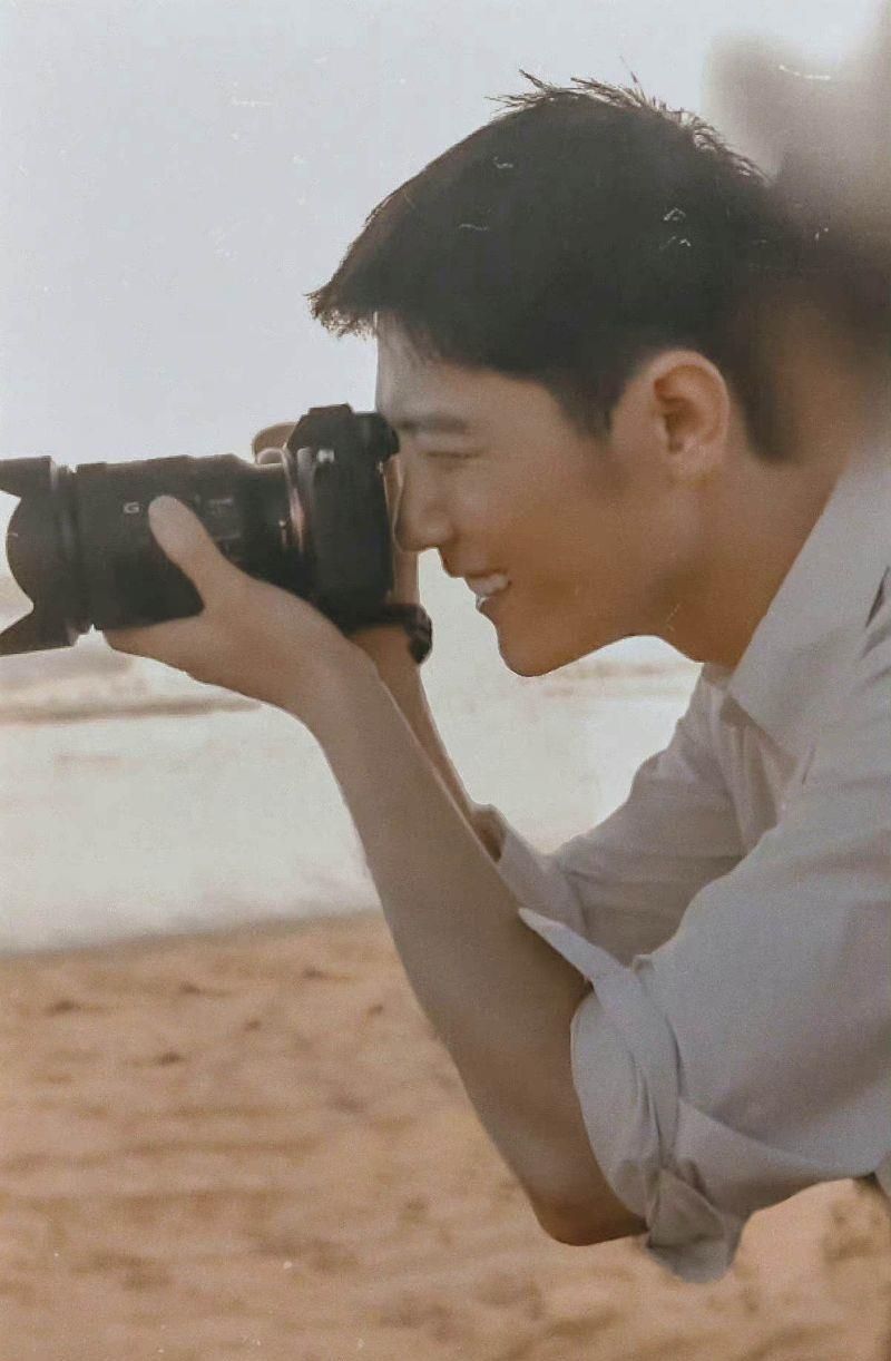 当肖战在片场拿到相机速来围观在他镜头下的钟楚曦也太会拍了