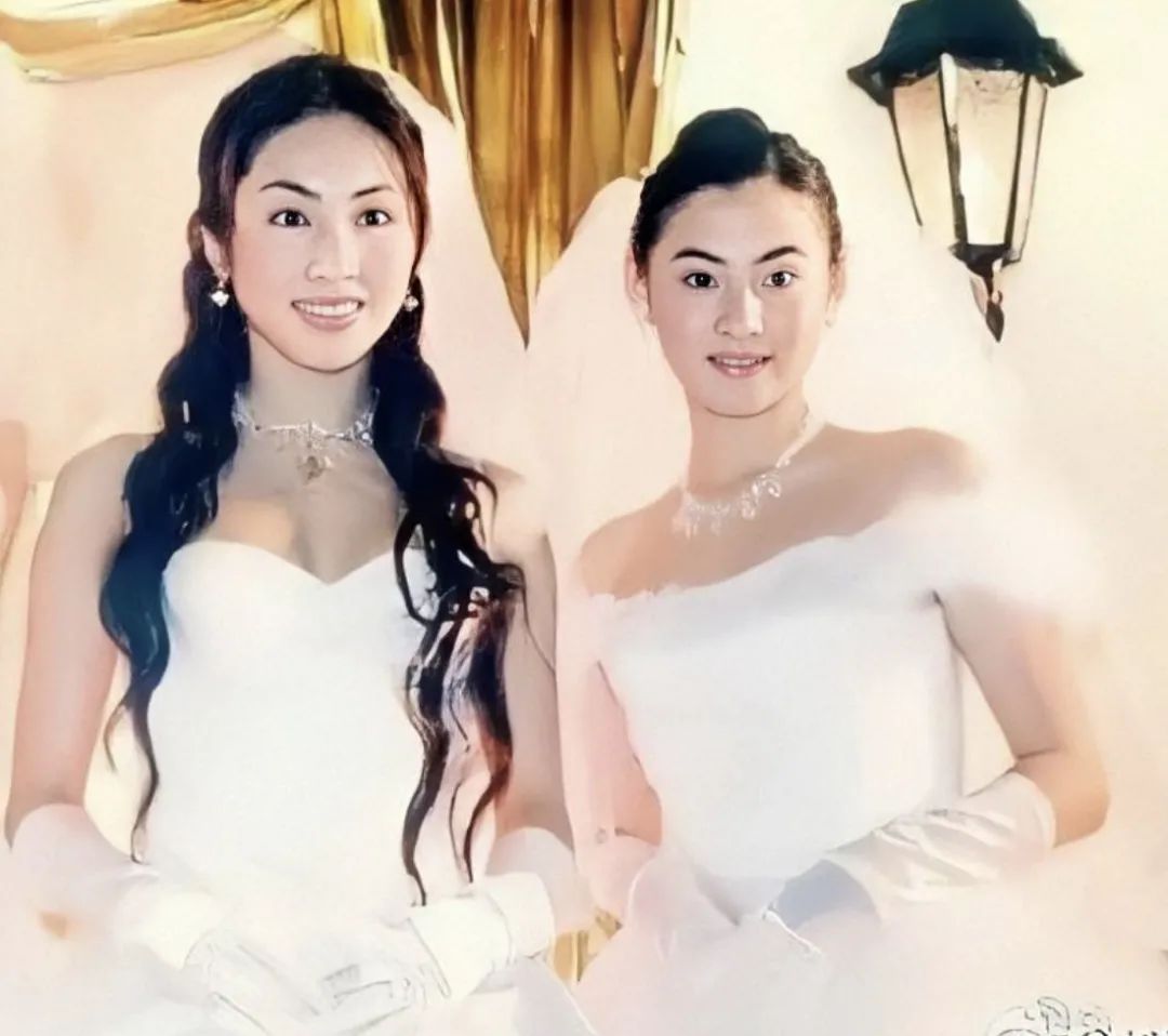 两大港圈女神比美黎姿与张柏芝聊30年友谊同是三娃之母状态佳