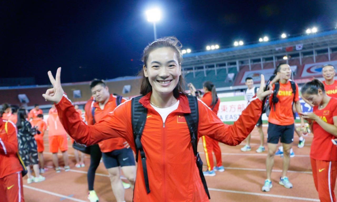 中意百米飞人迥异婚姻观谢震业暗示明年迎娶女友陆敏佳