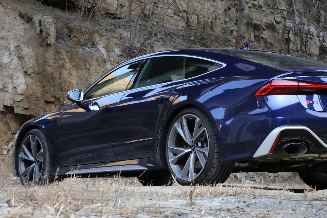 这就是rs的天花板试驾奥迪rs7sportback