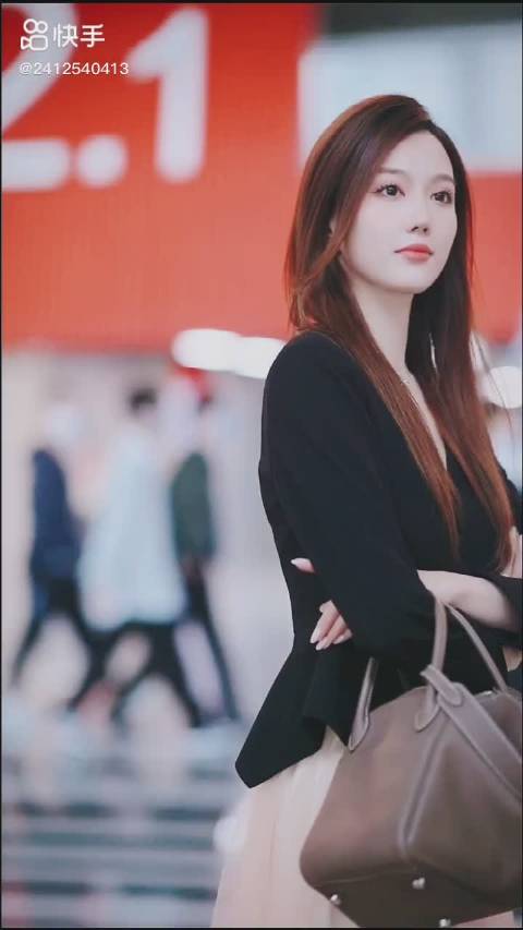 一路伴我同行车模牛牛刘琴