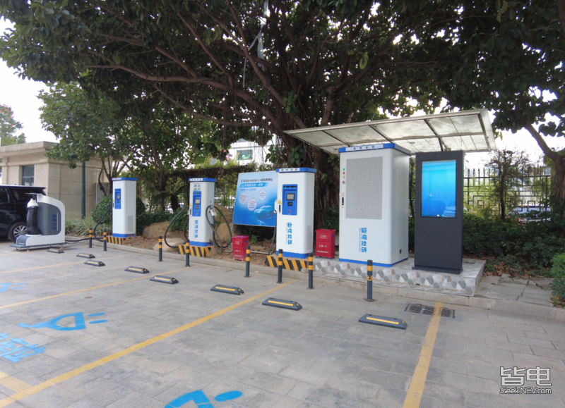 超快充电池超级充电桩充电5分钟200km不是梦