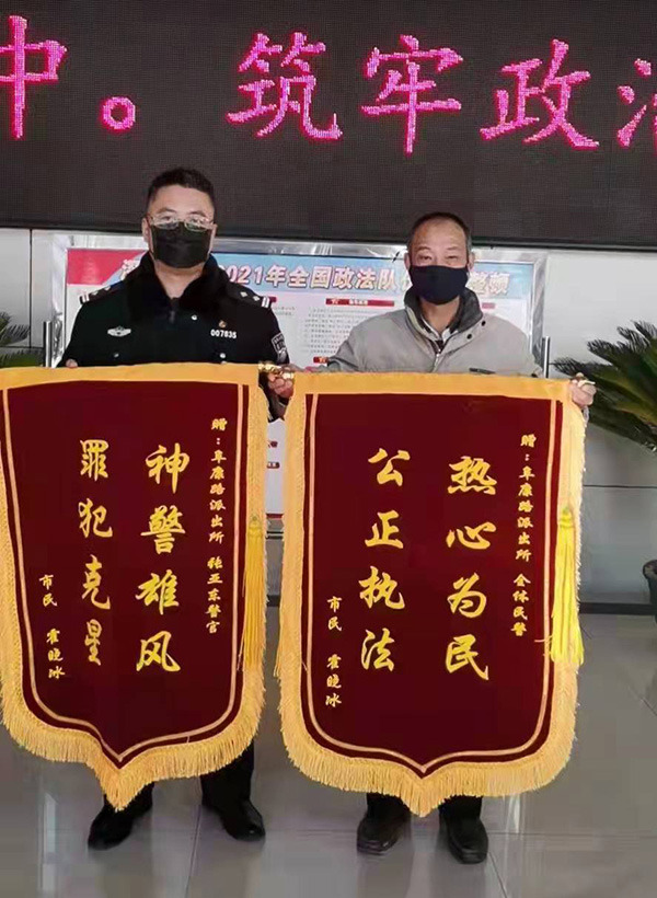 醉酒男持砖砸车细心民警迅速破案