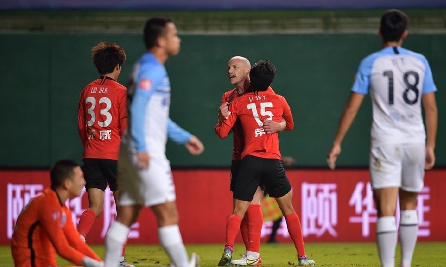 争夺亚军穆伊梅开二度韩佳奇多次救险上海海港20广州城