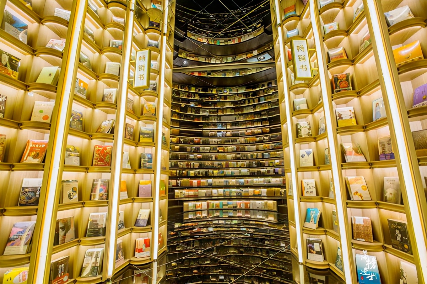 钟书阁,这个被称作"网红书店"鼻祖的重量级大咖进驻石家庄了!