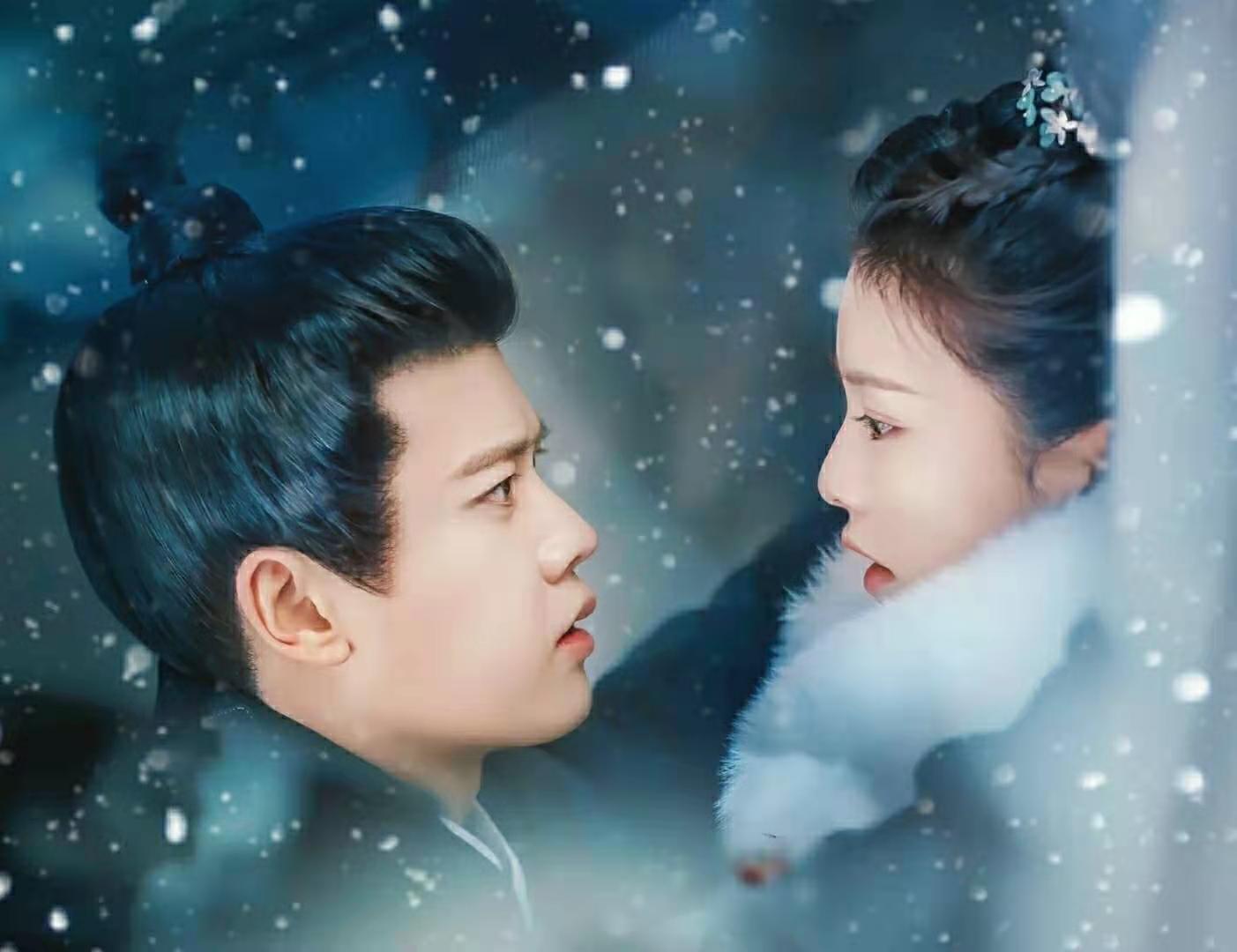 任嘉伦和白鹿主演的《周生如故》赢得的口碑最为突出,这部剧带有一点"