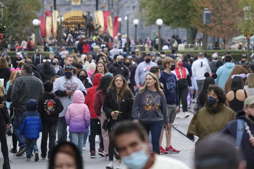 美国疫情创下双纪录