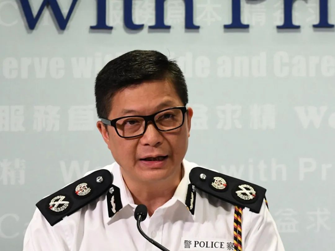 过往曾被"起底"的前警务处处长,现任保安局局长邓炳强继续成为不法之