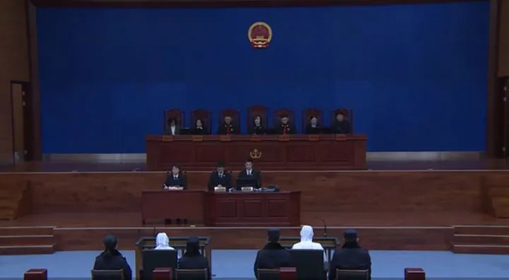 “2条命都这么不值呀” ！重庆姐弟坠亡案俩被告聊天记录曝光休闲区蓝鸢梦想 - Www.slyday.coM