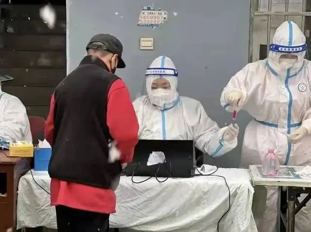 连续四天新增过百，累计确诊近千例！西安疫情从何而来？青岛千万元驰援物资已在路上休闲区蓝鸢梦想 - Www.slyday.coM