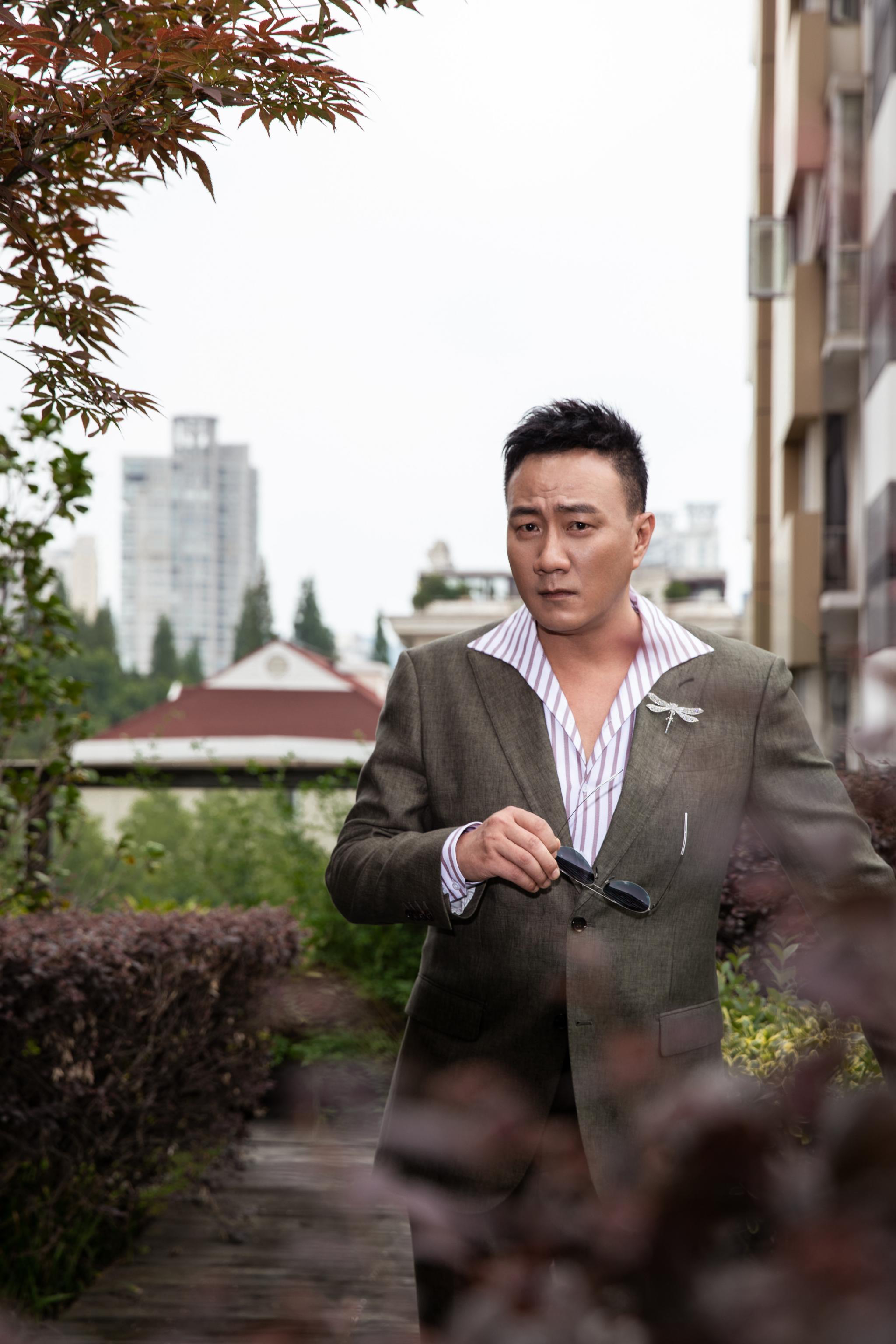 胡军:只有热爱表演,才能对它有敬畏之心丨2021娱乐年度人物|演员|胡军