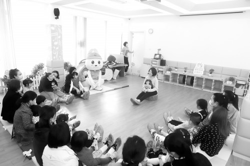 让父母“持证”上岗“依法”带娃休闲区蓝鸢梦想 - Www.slyday.coM