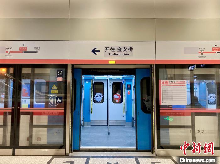 图为北京地铁11号线西段北辛安站站台。徐婧 摄