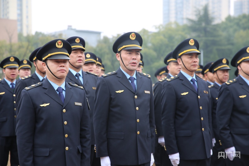 湖南举行生态环境执法队伍誓师大会今年全省共立案查处环境违法案件