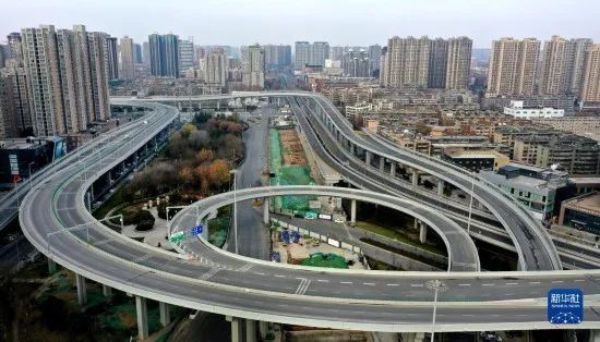 连续四天新增过百，累计确诊近千例！西安疫情从何而来？青岛千万元驰援物资已在路上休闲区蓝鸢梦想 - Www.slyday.coM