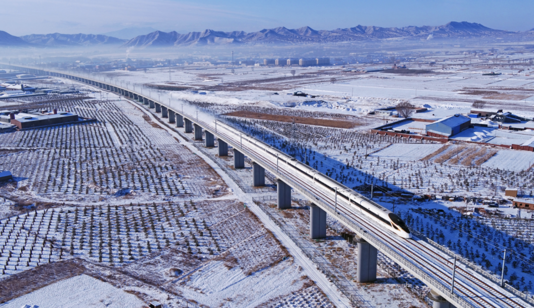 京哈高铁全线通车中国高铁纵向主轴南北贯通东北地区与京津冀地区长