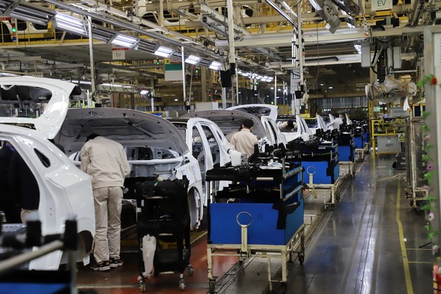 车间的底盘线分为a线和b线.