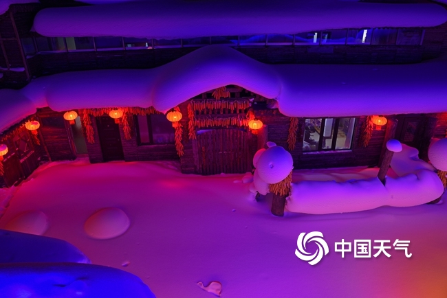 夜色中的雪乡童话感十足。（程越峰/视觉中国）