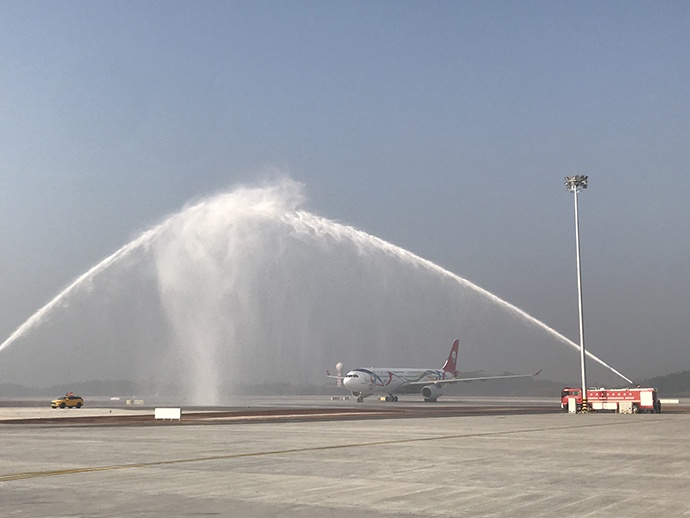 成都天府国际机场今日正式试飞，拟于6月30前投用