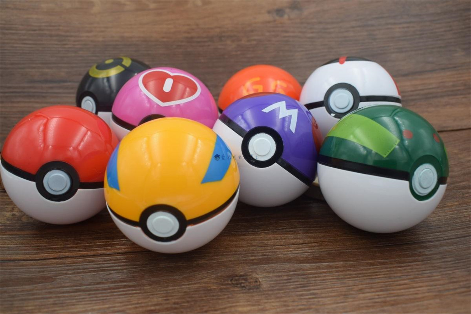 玩家炫耀爷爷送的礼物一颗宝可梦传说阿尔宙斯木质精灵球