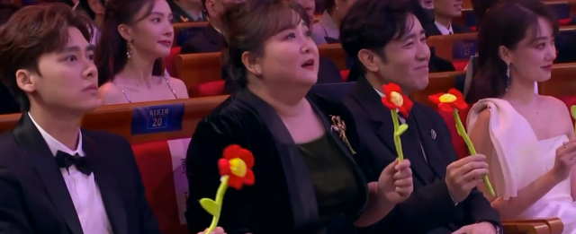 第34届金鸡奖获奖名单公布,张译影帝张小斐影后,张艺谋最佳导演休闲区蓝鸢梦想 - Www.slyday.coM 第34届金鸡奖获奖名单公布,张译影帝张小斐影后,张艺谋最佳导演休闲区蓝鸢梦想 - Www.slyday.coM